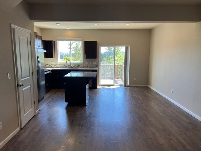 Building Photo - Morningside 3 Bedroom Townhome Happy Vally