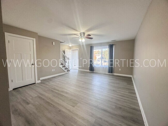 Building Photo - Rent Special $995 for the first 3 months of the lease!! 1.5-bath townhome in Van Meter, complete ...