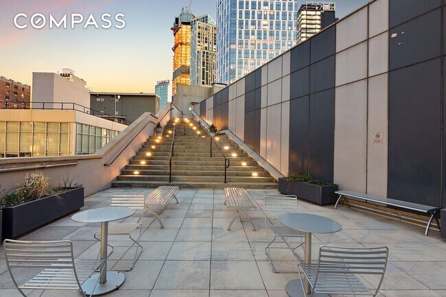 Building Photo - 150 Myrtle Ave