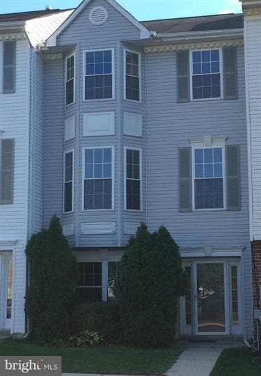 Primary Photo - 1747 Wood Carriage Way