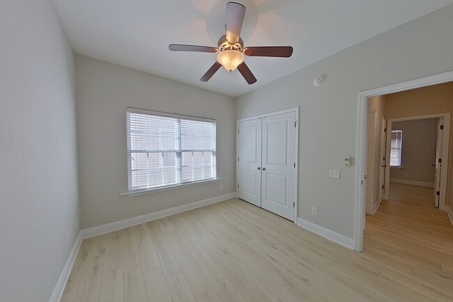 Building Photo - 303 Summercreek Cove