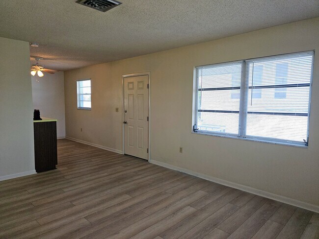 Building Photo - 360 137th Ave Cir