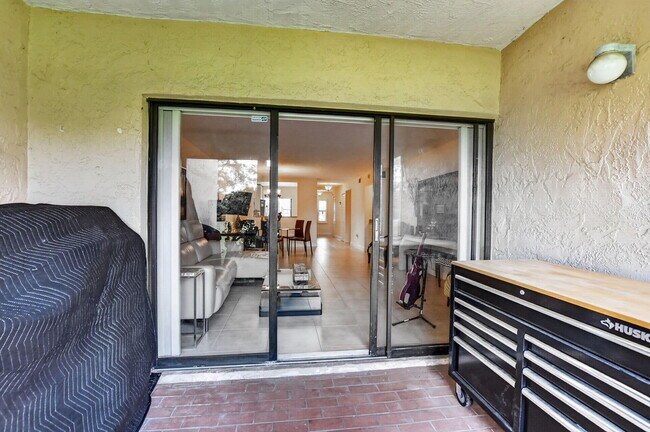 Building Photo - 21211 Lago Cir