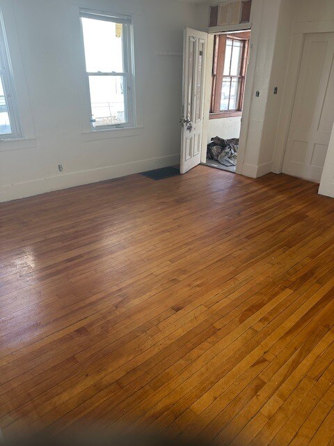 Building Photo - 11 Pleasant St