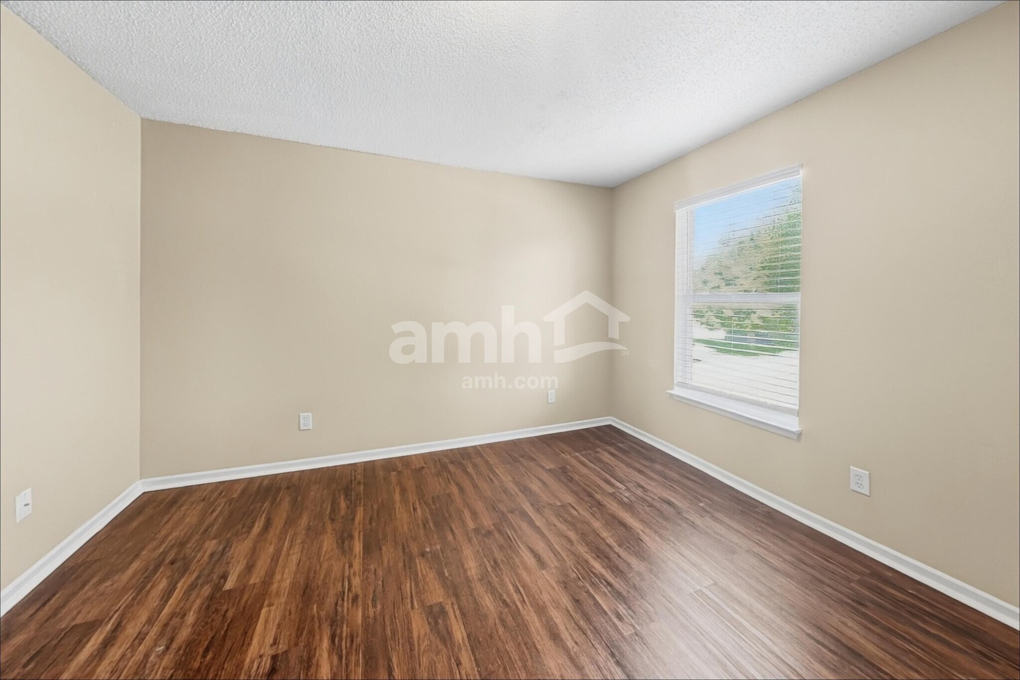 Building Photo - 10395 Carrington Way