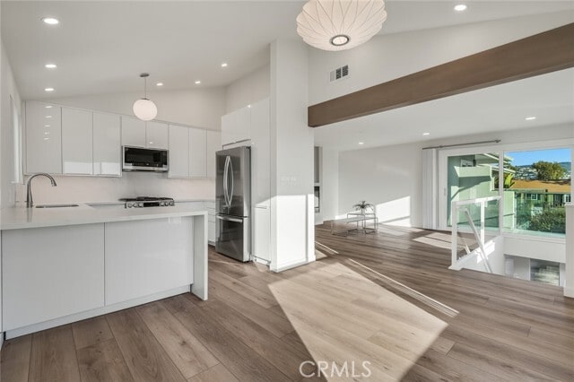 Primary Photo - 372 Locust St