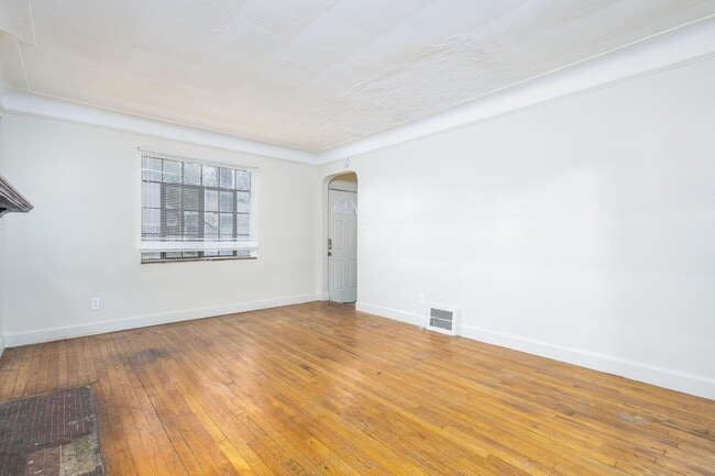 Building Photo - 16556 Ardmore St