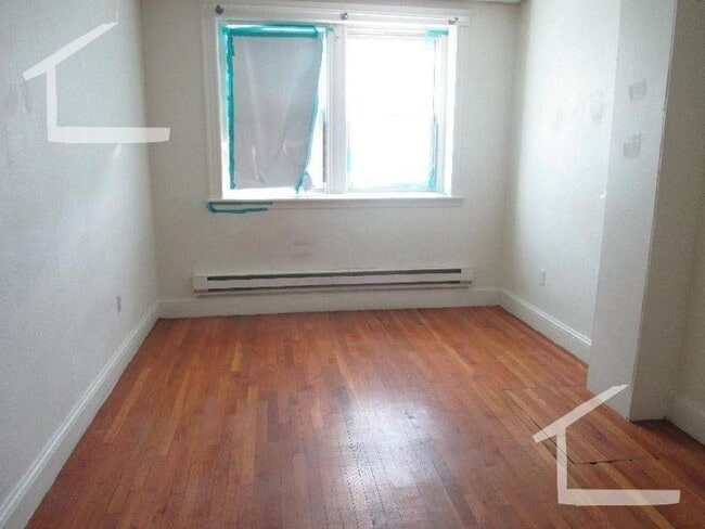 Building Photo - 9/1 No Fee - bargain split-style 2BR near Cleveland Circle, heat inc!