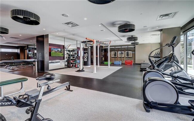 Building Photo - 2322 N Akard St