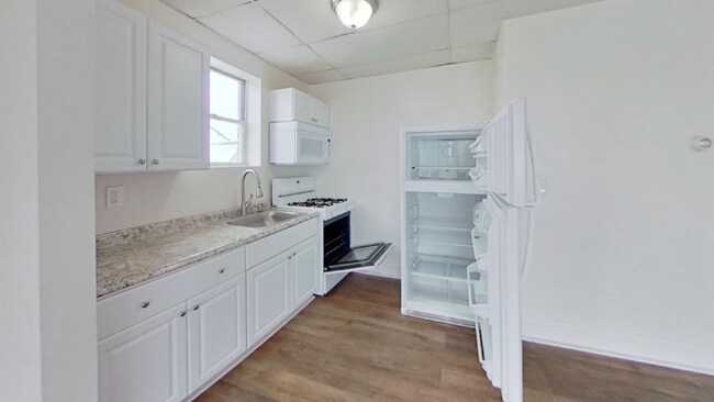 Building Photo - 529 Lincoln Hwy