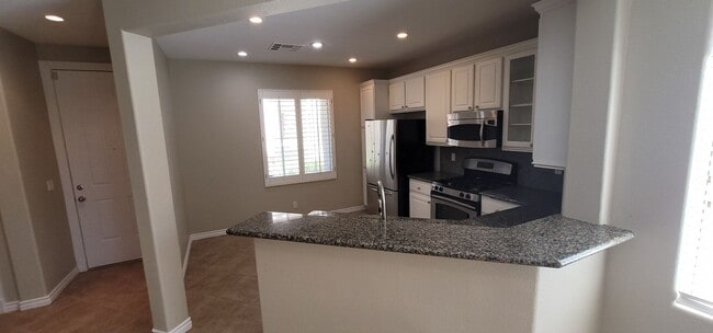 Building Photo - Beautiful Home in Summerlin