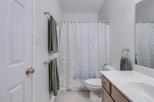 Building Photo - 6530 Bauer Dr