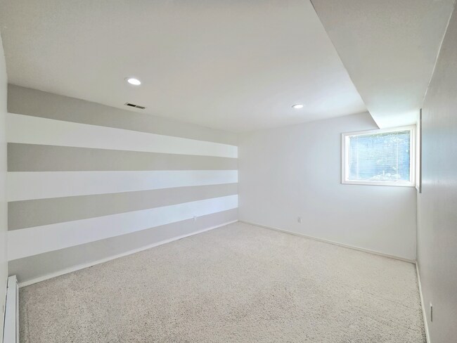 Building Photo - Extra Large 4-Bed, 2.5-Bath for Rent in East Wenatchee SD!