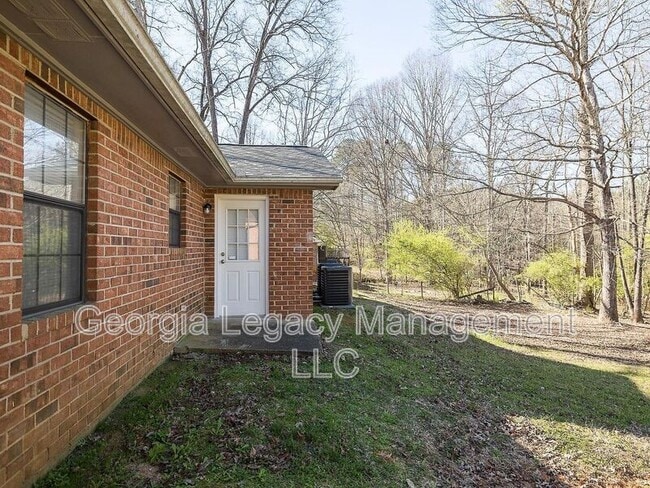 Building Photo - 151-153 Massey Lane
