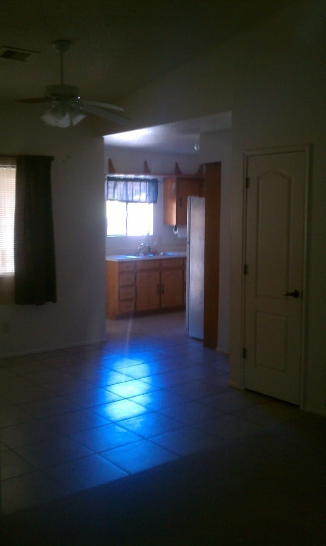 Building Photo - 2310 Primrose Dr