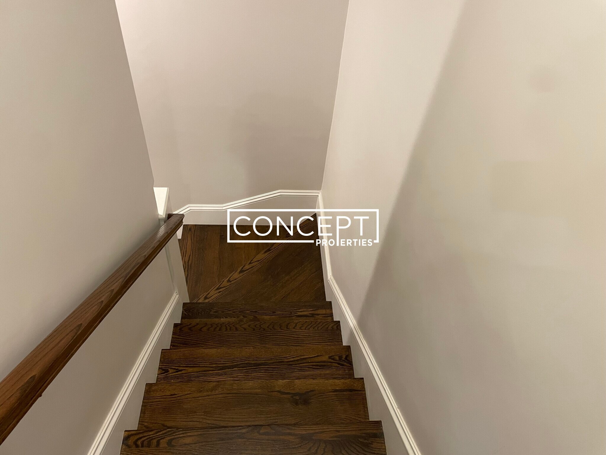 Building Photo - 2044 Beacon St