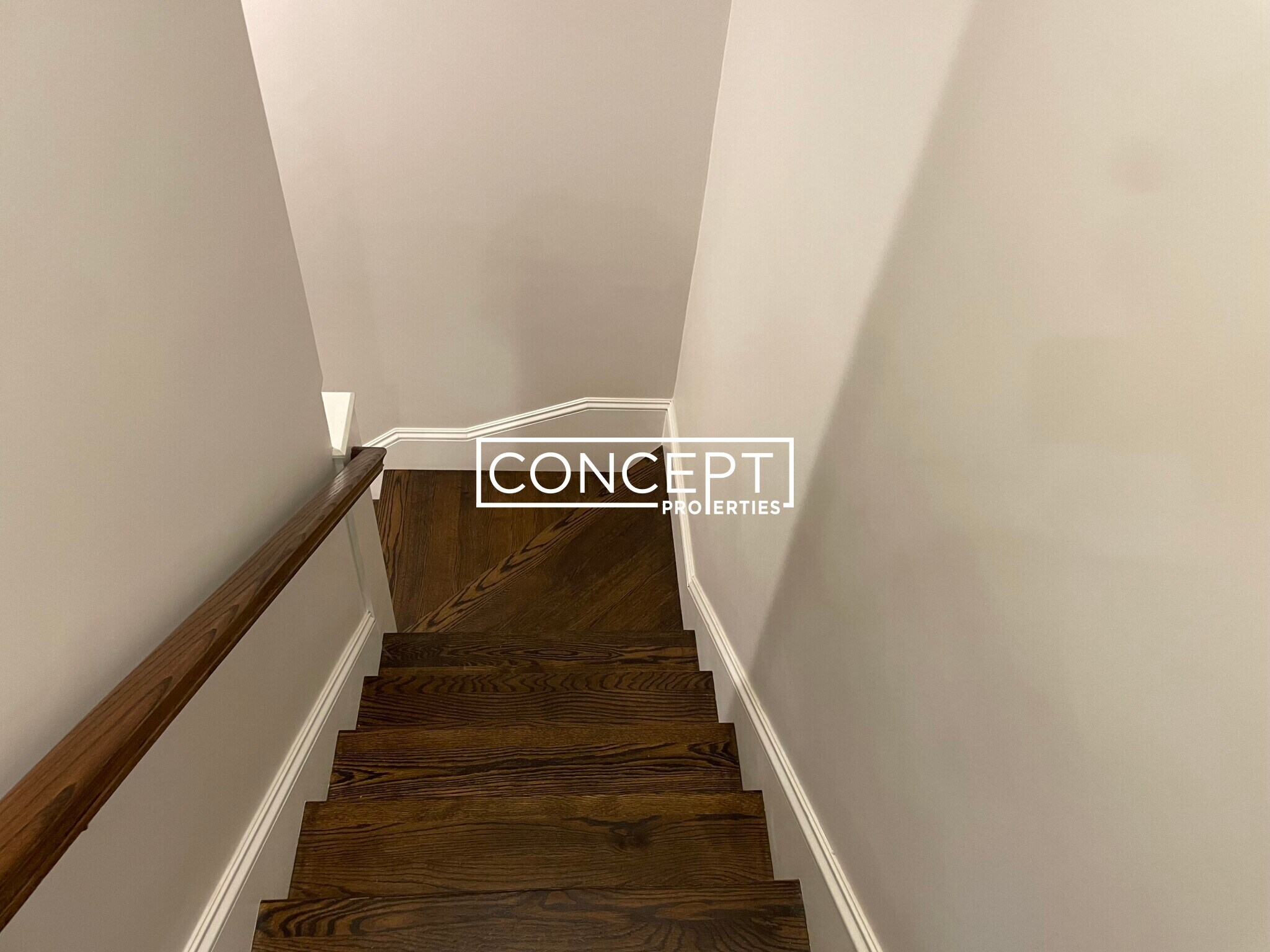 Building Photo - 2045 Beacon St