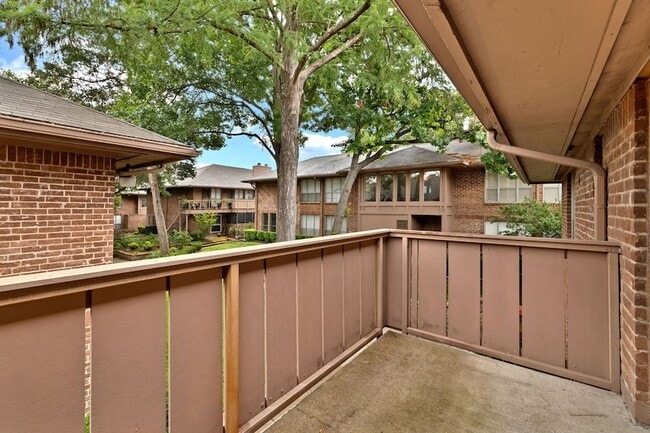 Building Photo - 10536 Stone Canyon Rd