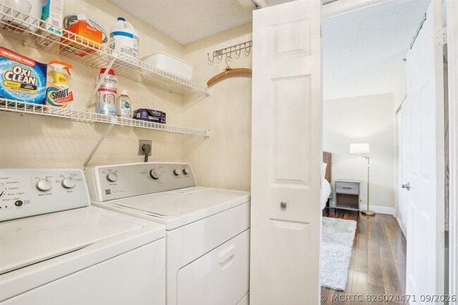 Building Photo - 7153 Promenade Dr