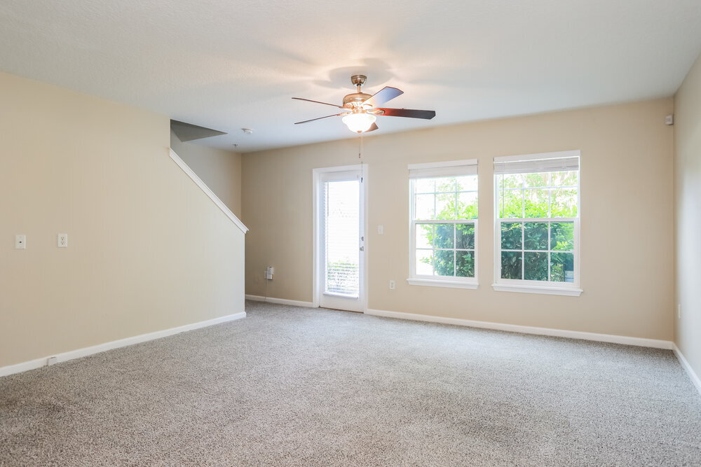 Building Photo - 899 Black Cherry Dr S