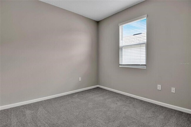 Building Photo - 830 Ballantyne Dr