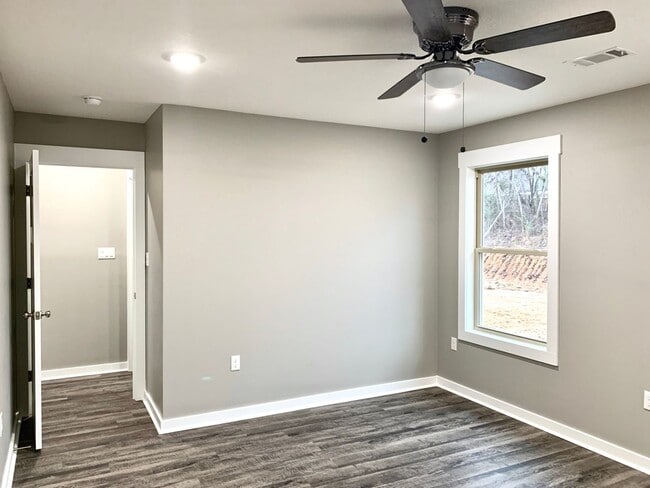 Building Photo - Modern 3-BR/2-BA Home Near ASU