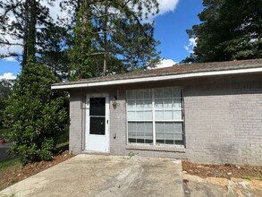 Building Photo - 227 Lawrence Rd