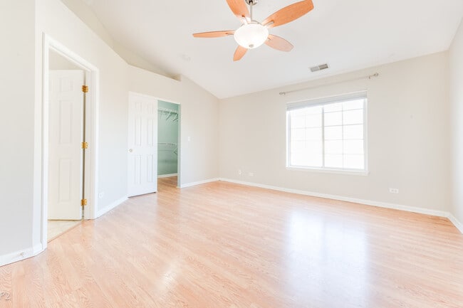 Building Photo - 3377 Ravinia Cir