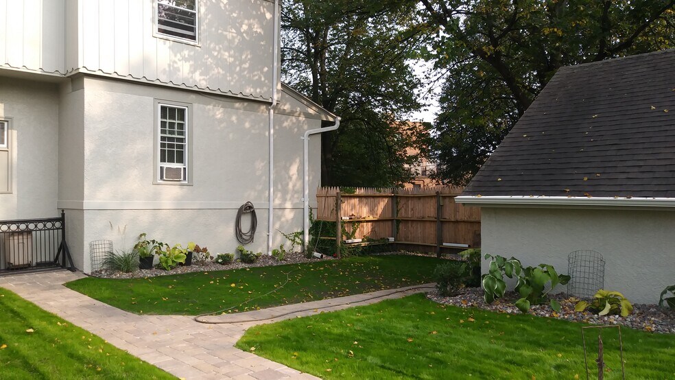 Backyard #3 - 2514 Girard Ave S