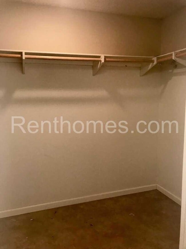 Building Photo - 11245 Forestview Ln