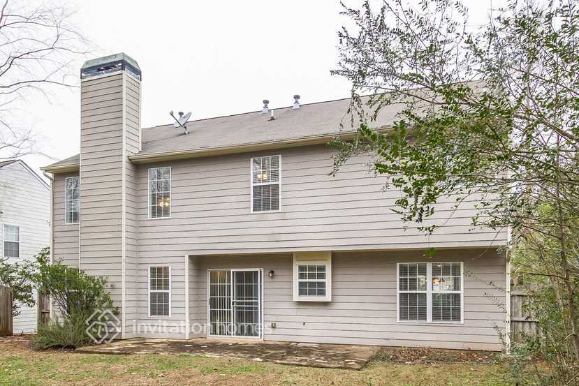 Building Photo - 2105 Westwind Dr