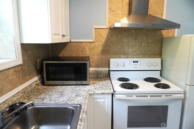Building Photo - 1420 Carol Lee St
