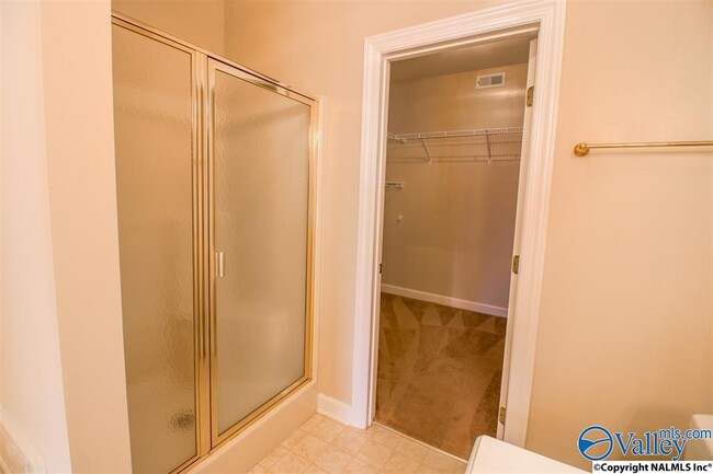 Building Photo - 736 Hobbs Rd SE