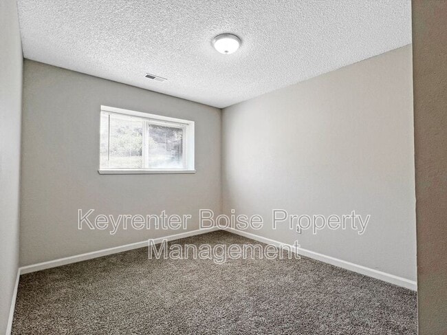 Building Photo - 4101 S Minuteman Way