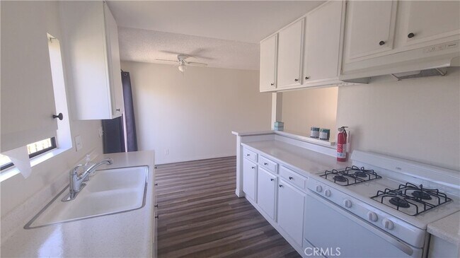 Building Photo - 34042 Alcazar Dr