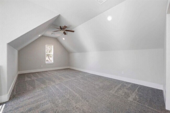 Building Photo - 33510 Walnut Crossing