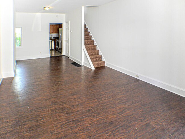 Building Photo - Point Breeze Three Bedroom Home