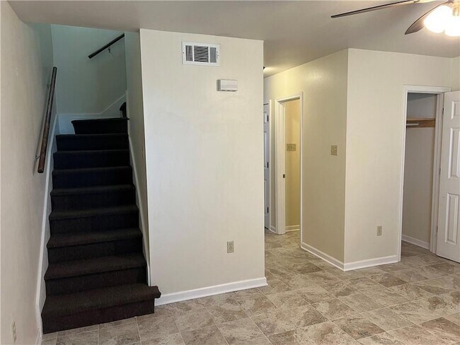 Building Photo - 316 Plantation Dr