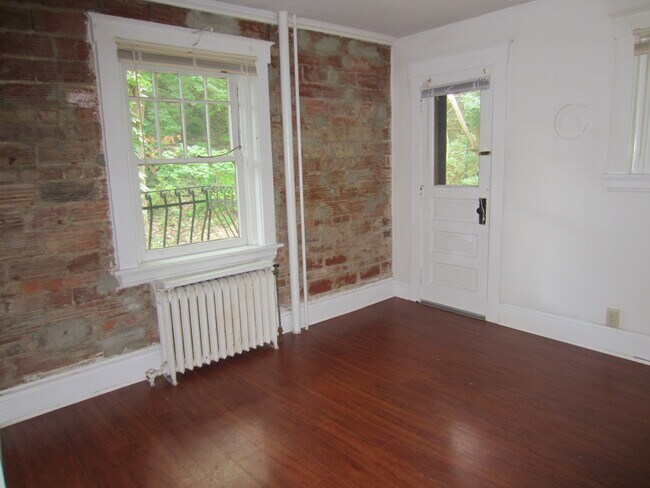 Building Photo - 621 Clemmer Ave