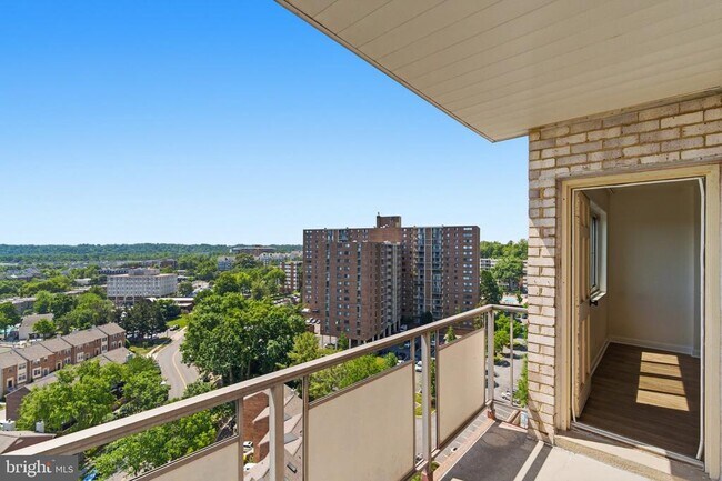 Building Photo - 5340 Holmes Run Pkwy