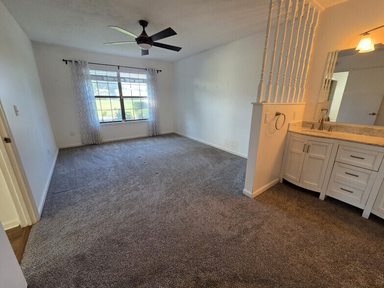 Natural Sunlight - 35086 Whispering Oaks Blvd