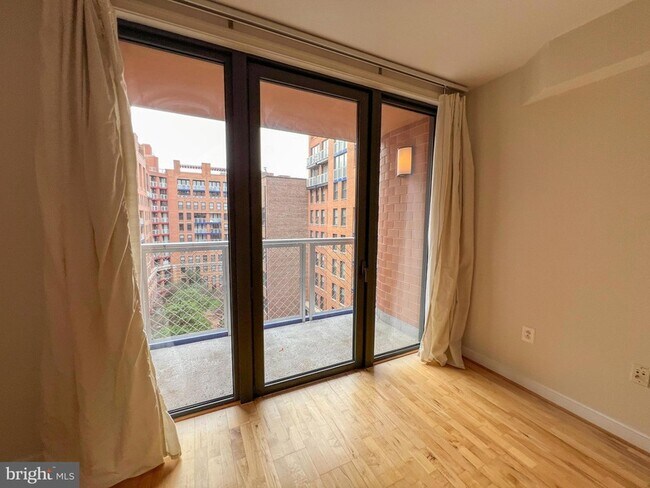 Building Photo - 616 E Street NW Unit 902