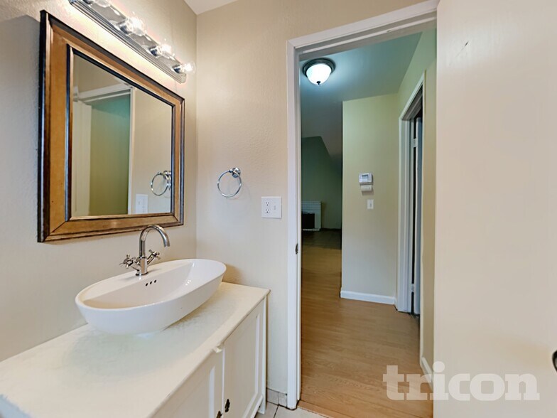 Building Photo - 602 Chyrl Way