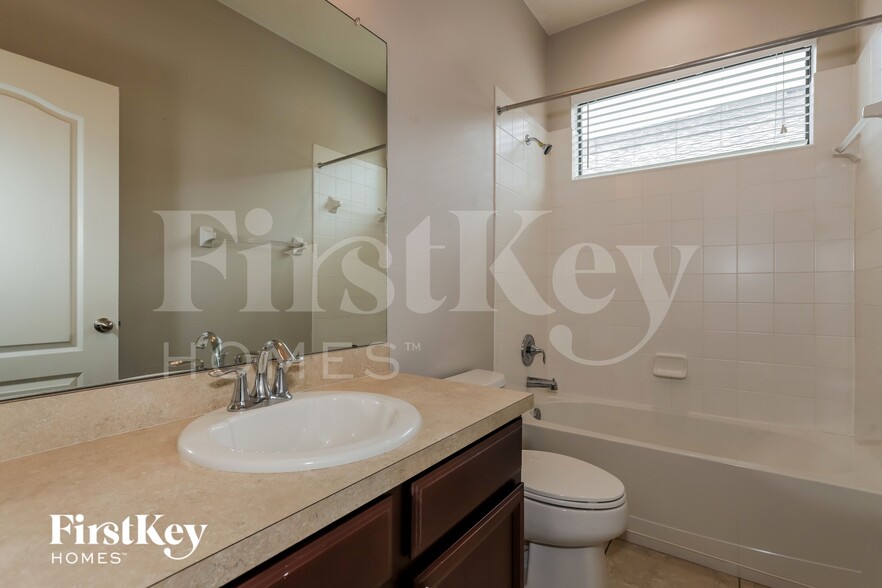 Building Photo - 8507 White Poplar Dr