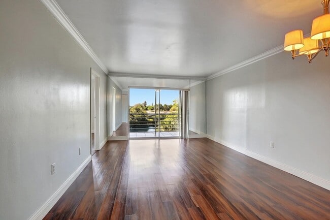 Building Photo - 8225 Sunrise Lakes Blvd
