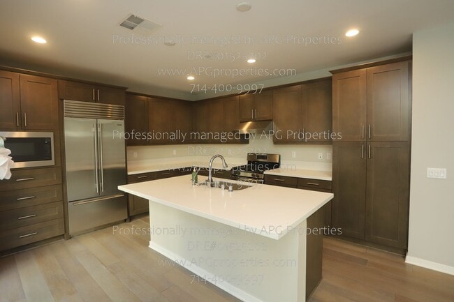 Building Photo - 2041 N Orange Olive Rd