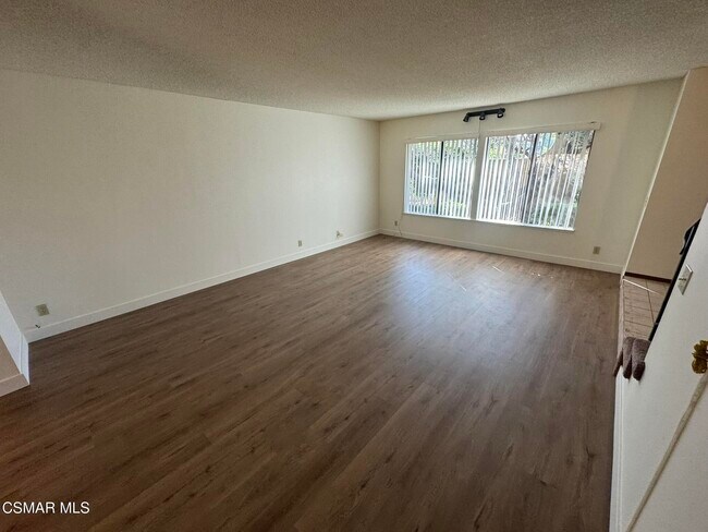 Building Photo - 2930 Reservoir Dr