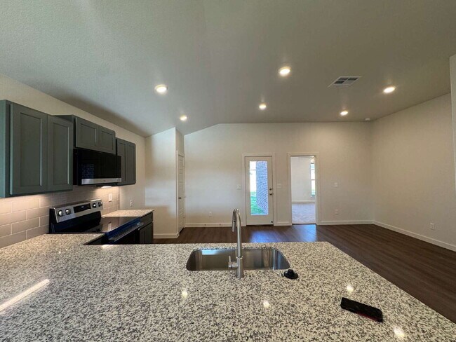 Building Photo - Brand New 3-bedroom 2-bath Home in Burgamy Park!
