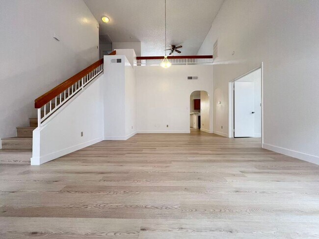 Building Photo - 10001 Dove Ridge Dr