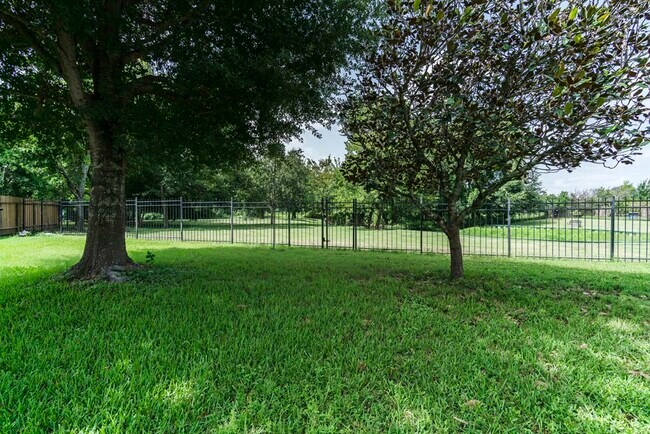 Building Photo - 5602 Painted Trail Dr